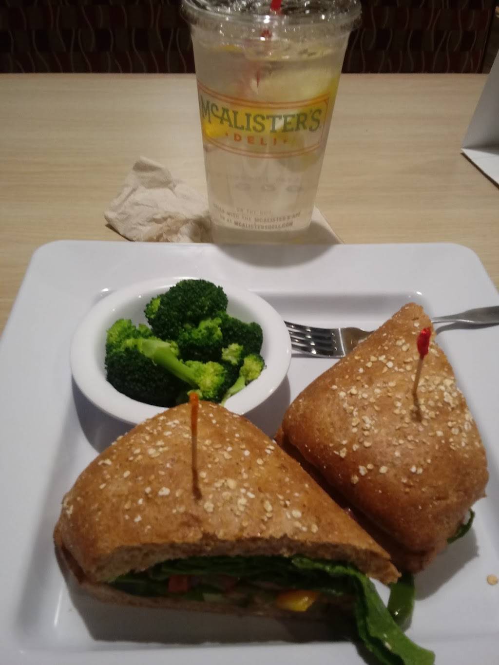 McAlisters Deli | restaurant | 2180 N, US-67, Florissant, MO 63033, USA | 3148397703 OR +1 314-839-7703
