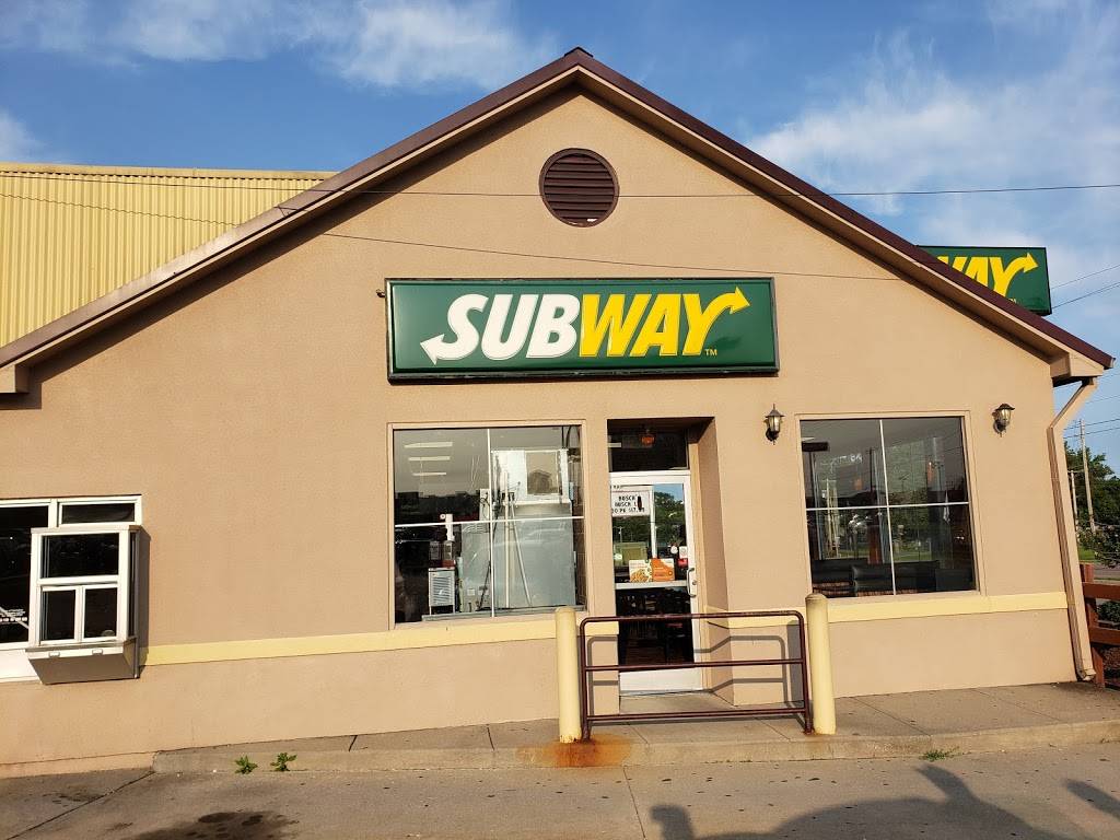 Subway | meal takeaway | 1803 E Ohio St, Clinton, MO 64735, USA | 6608900782 OR +1 660-890-0782