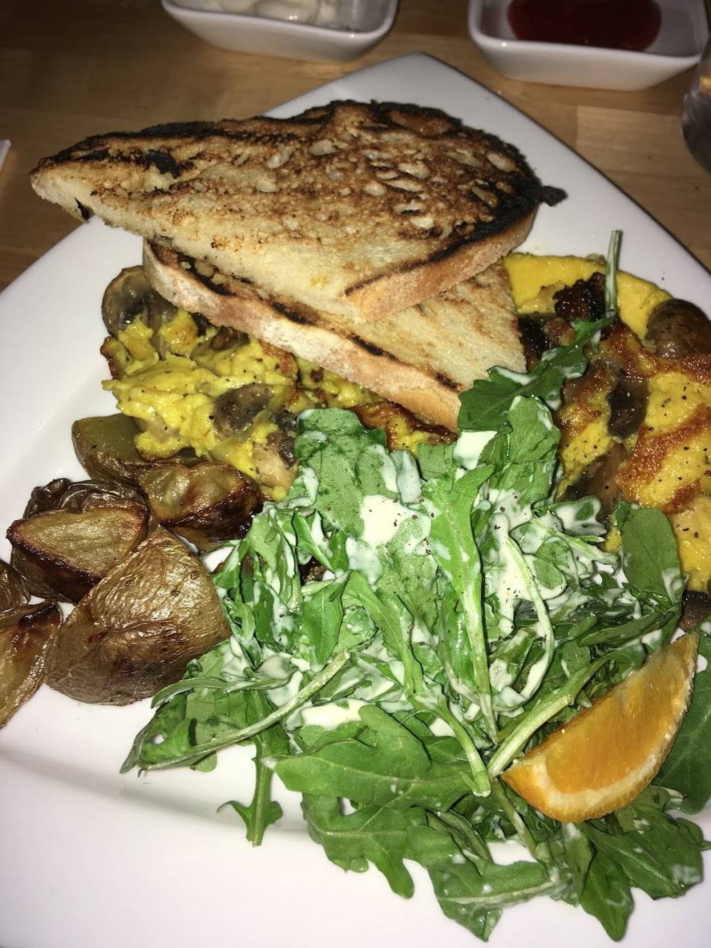 Le Soixante 5 | restaurant | 78 Côte du Passage, Lévis, QC G6V 5S7, Canada | 4188386800 OR +1 418-838-6800
