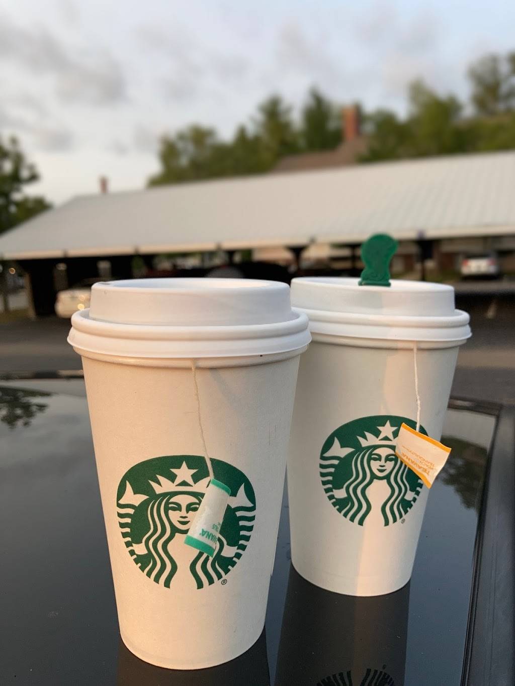 Starbucks | cafe | 5070 28th St SE Suite D, Grand Rapids, MI 49512, USA | 6169750805 OR +1 616-975-0805