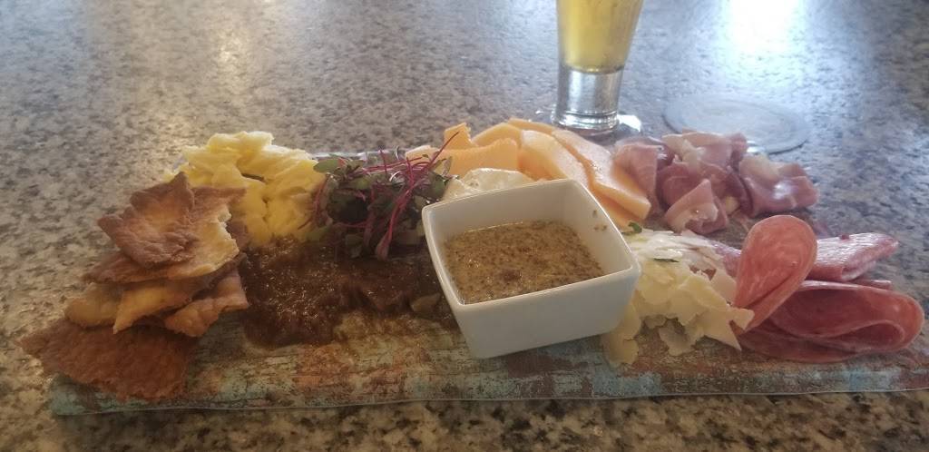 Twin Span Brewing | restaurant | 6776 Championship Dr, Bettendorf, IA 52807, USA | 5635264677 OR +1 563-526-4677
