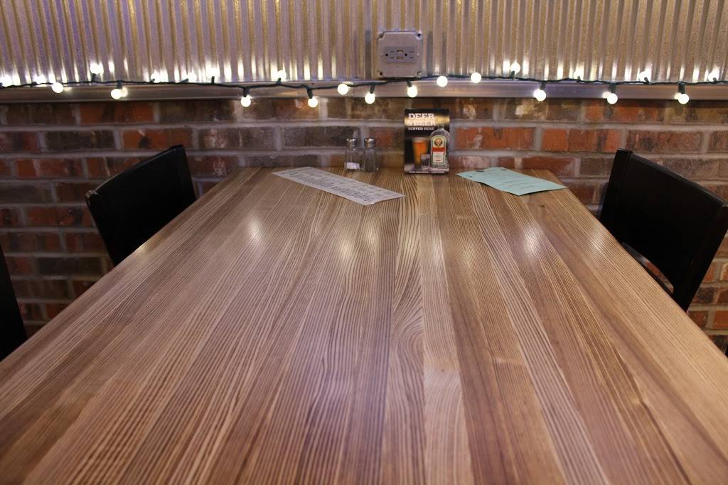 Micks Bar & Grill | restaurant | 101 S East St, Annawan, IL 61234, USA | 3099355999 OR +1 309-935-5999