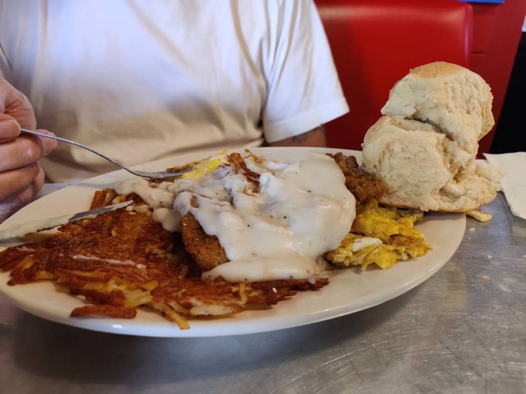 Fill-Up with Billups | restaurant | 100 Caillavet St, Biloxi, MS 39530, USA | 2282073345 OR +1 228-207-3345