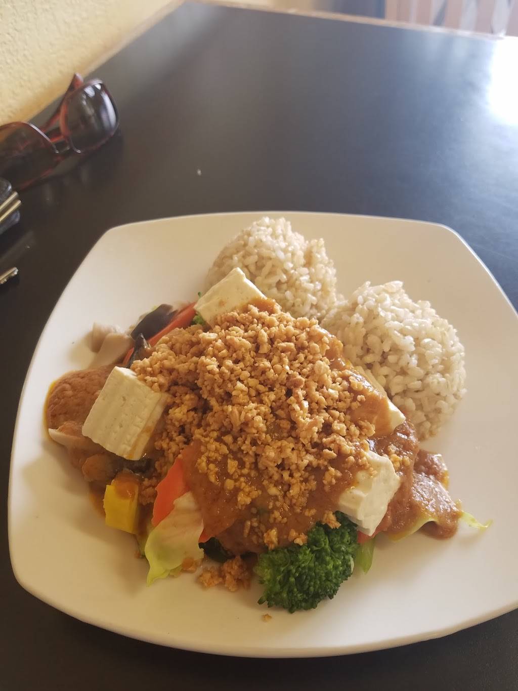 Lotus Thai Cuisine | restaurant | 2060 9th St, Los Osos, CA 93402, USA | 8055340489 OR +1 805-534-0489