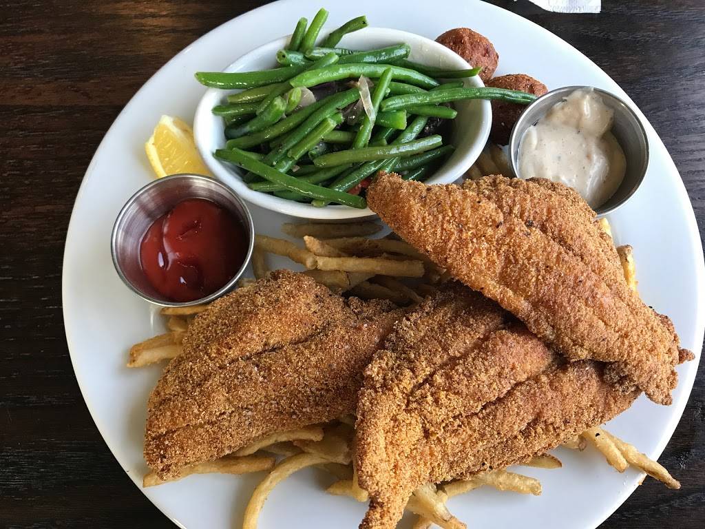 Boathouse Bar and Grill | restaurant | 5401 Marina Dr, Athens, TX 75752, USA | 9036752628 OR +1 903-675-2628