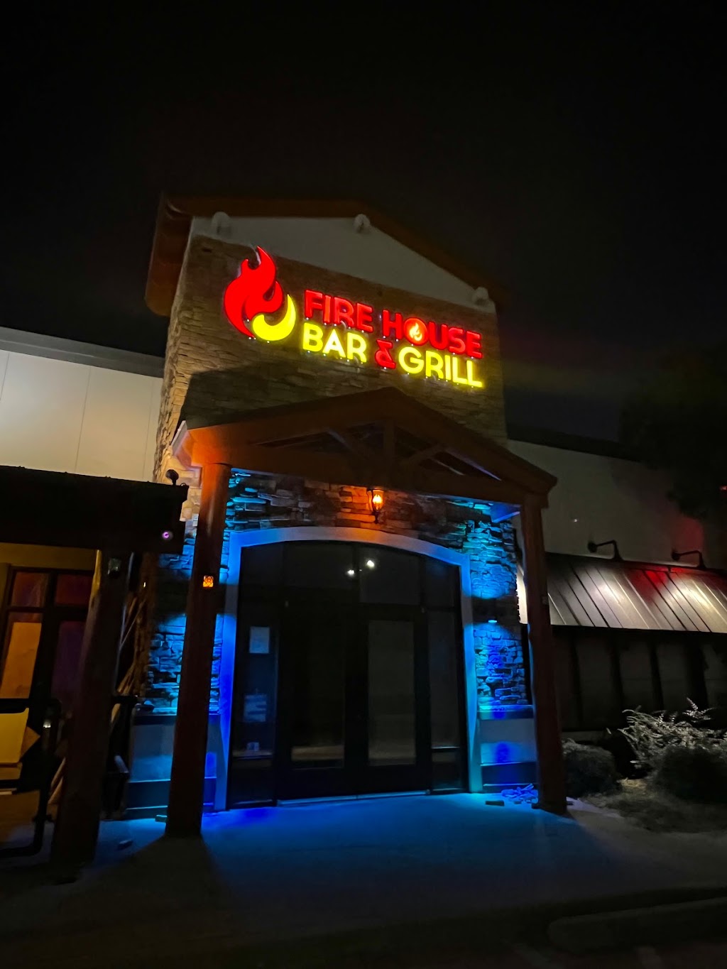 FireHouse Bar and Grill | restaurant | 1700 Airport Fwy, Bedford, TX 76022, USA | 8175080038 OR +1 817-508-0038