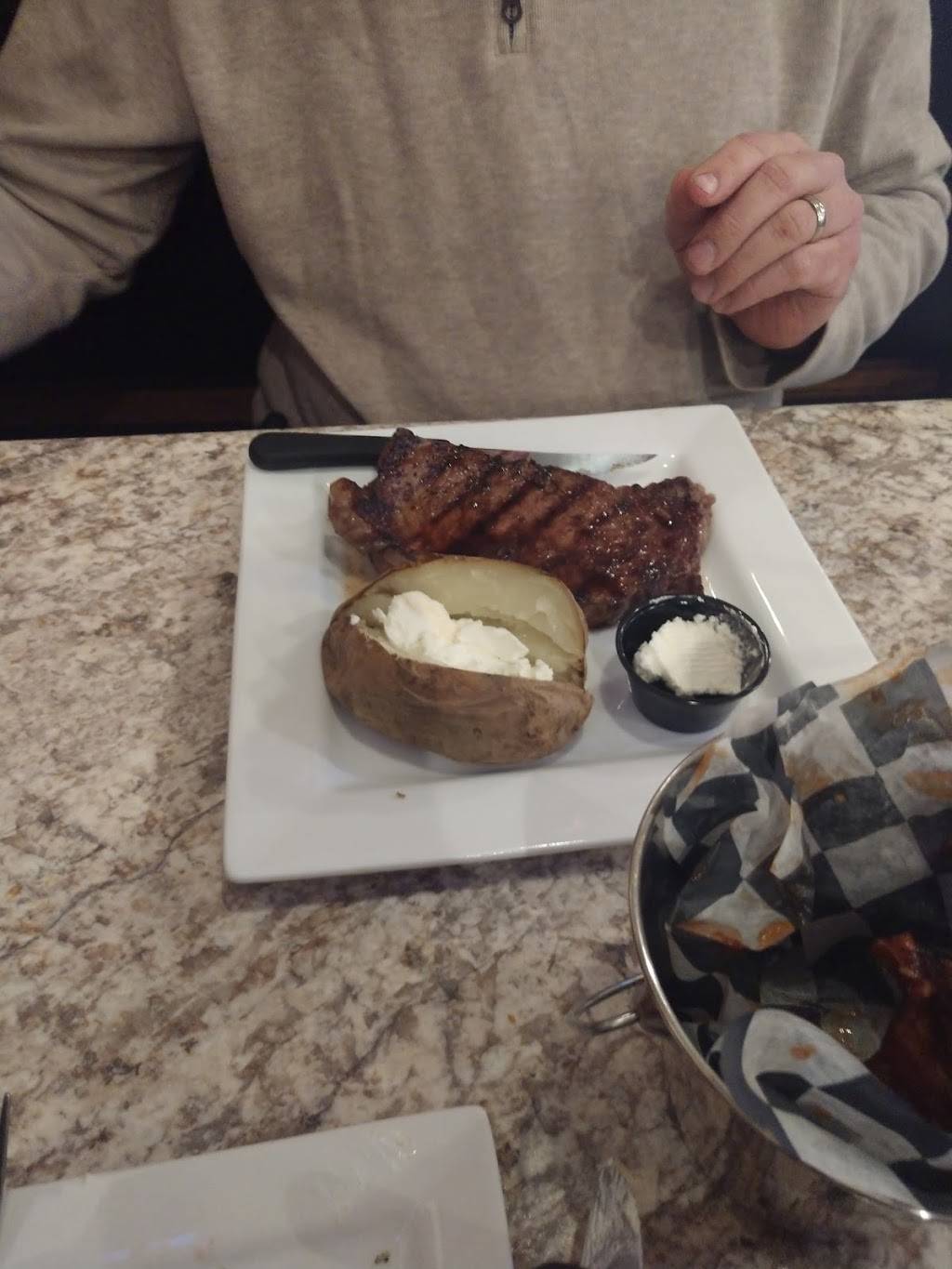 The Woodhouse | restaurant | 13706 Fairview Dr, Grabill, IN 46741, USA | 2604439670 OR +1 260-443-9670