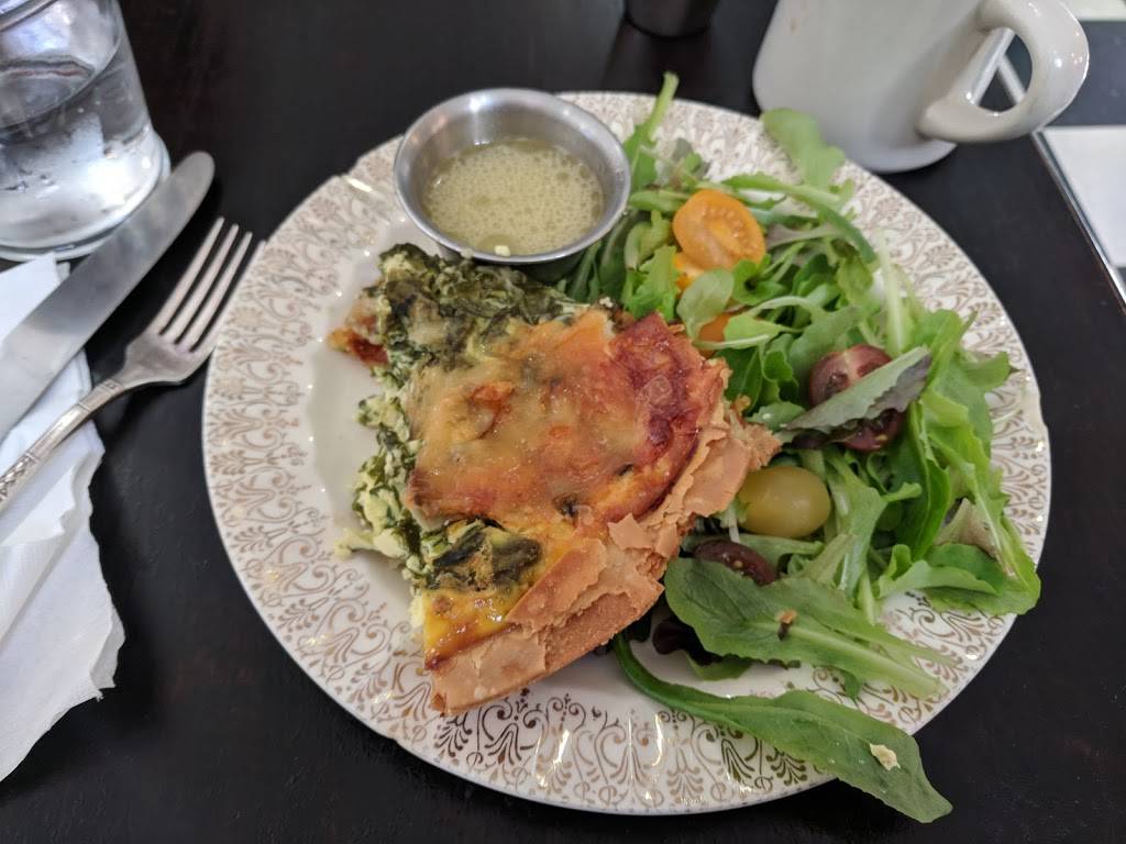 Farmhouse Kitchen & Wares | cafe | 101 W Beverley St, Staunton, VA 24401, USA | 5407127791 OR +1 540-712-7791