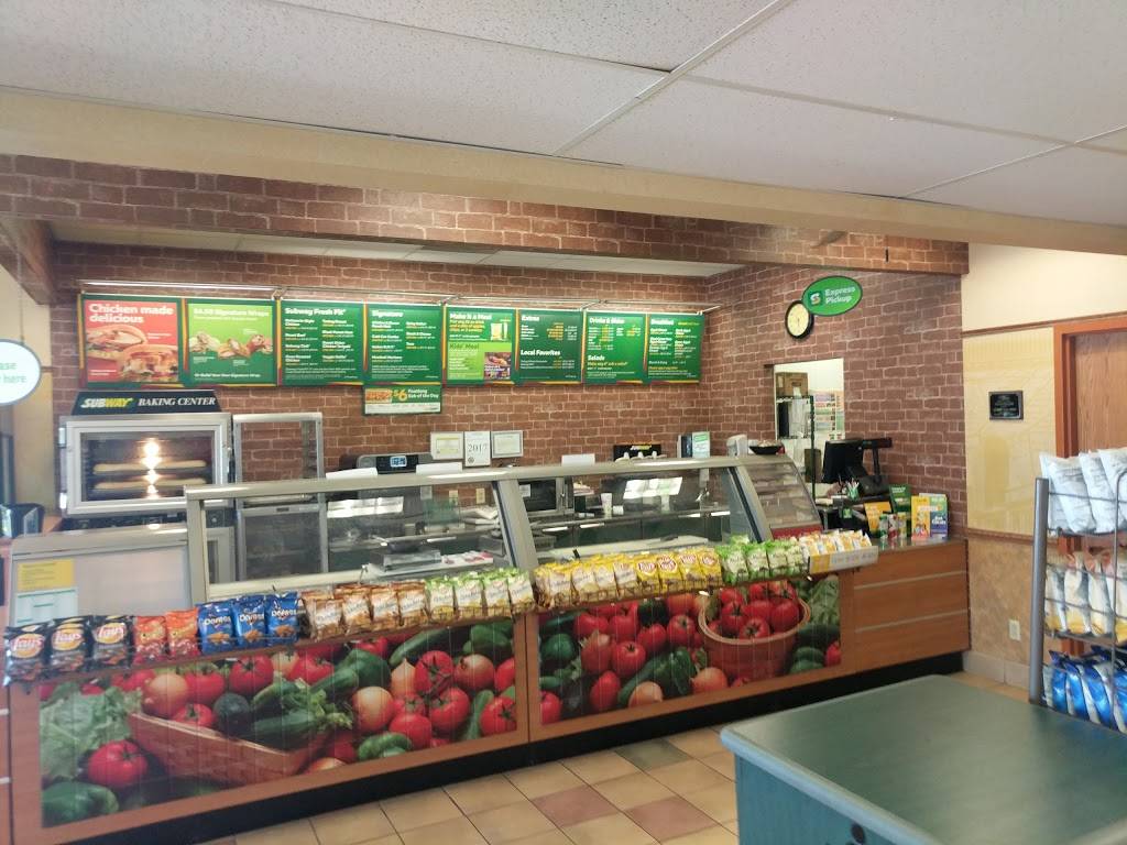 Subway | meal takeaway | 17605 Hwy Z, Dearborn, MO 64439, USA | 8169923703 OR +1 816-992-3703