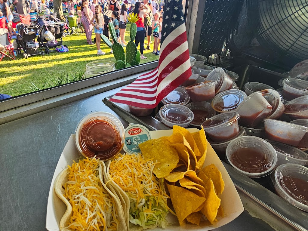 Macs Screaming Corn & Tacos Food Truck 