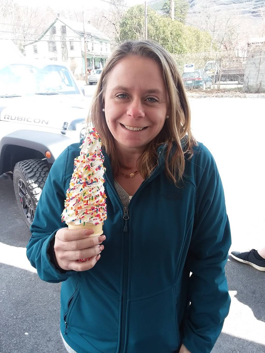 Spangenbergs Family Drive-In | restaurant | 640 Center St, Coal Township, PA 17866, USA | 5706480652 OR +1 570-648-0652