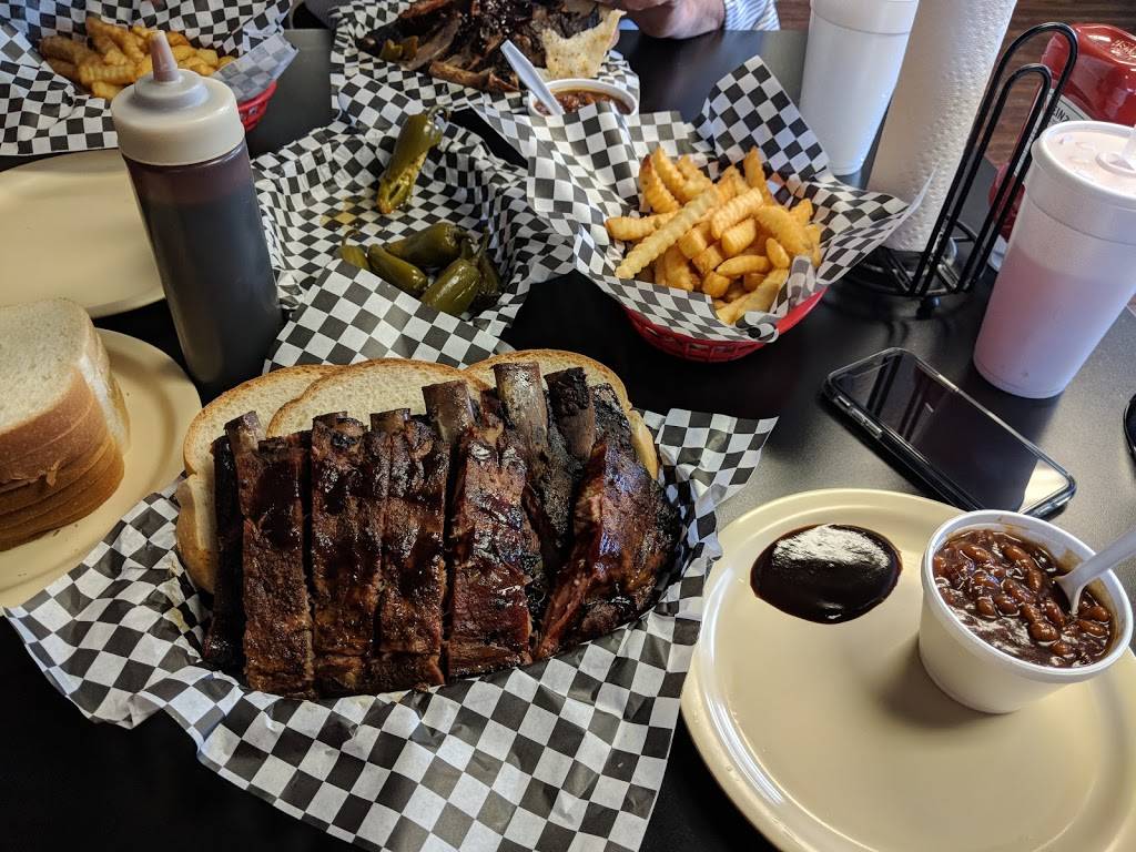 Roscoes BBQ | restaurant | 9711 Kaw Dr, Edwardsville, KS 66111, USA | 9134224600 OR +1 913-422-4600