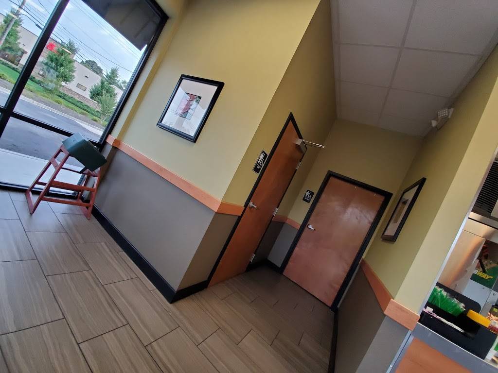 Subway | restaurant | 78 S Main St, Cleveland, GA 30528, USA | 7063488994 OR +1 706-348-8994