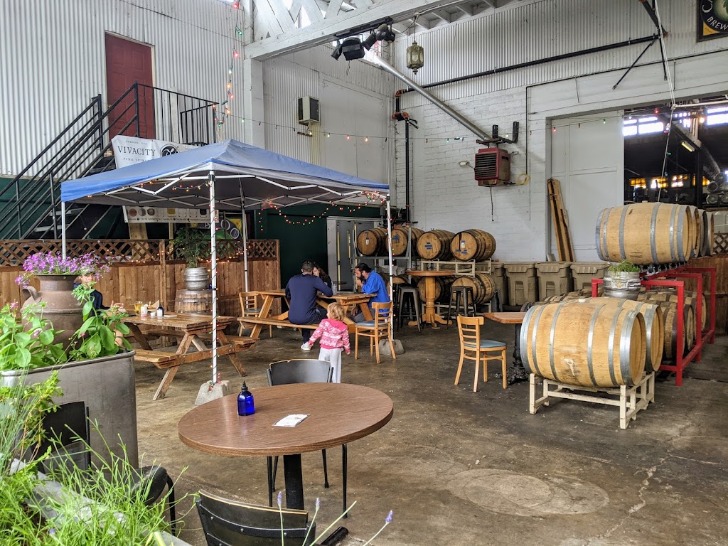 Calapooia Brewing | restaurant | 140 NE Hill St, Albany, OR 97321, USA | 5419281931 OR +1 541-928-1931