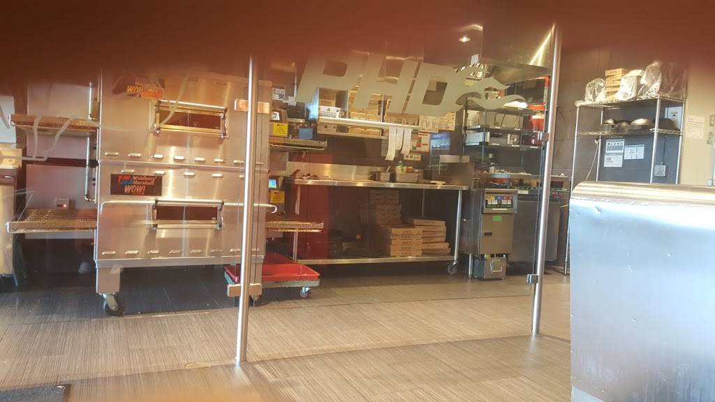 Pizza Hut | meal delivery | 611 Holly Ave, Milton, ON L9T 0K4, Canada | 9056361233 OR +1 905-636-1233