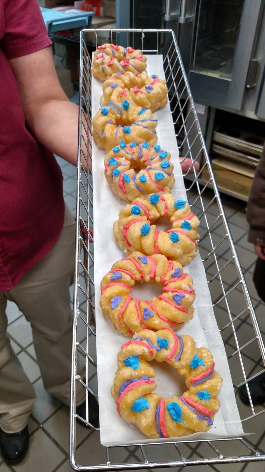 Dunkin | cafe | 856 Queen St, Southington, CT 06489, USA | 8606285525 OR +1 860-628-5525