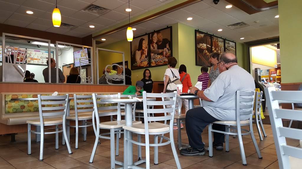 Burger King | restaurant | 17 Main St, Gouldsboro, PA 18424, USA | 5708423888 OR +1 570-842-3888