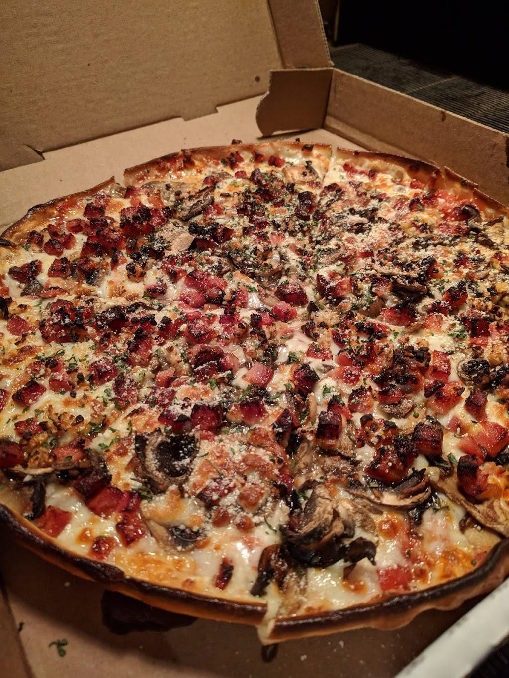 Pizza Pinoli | meal delivery | 5524 Av de Monkland, Montréal, QC H4A 1C7, Canada | 5144898888 OR +1 514-489-8888