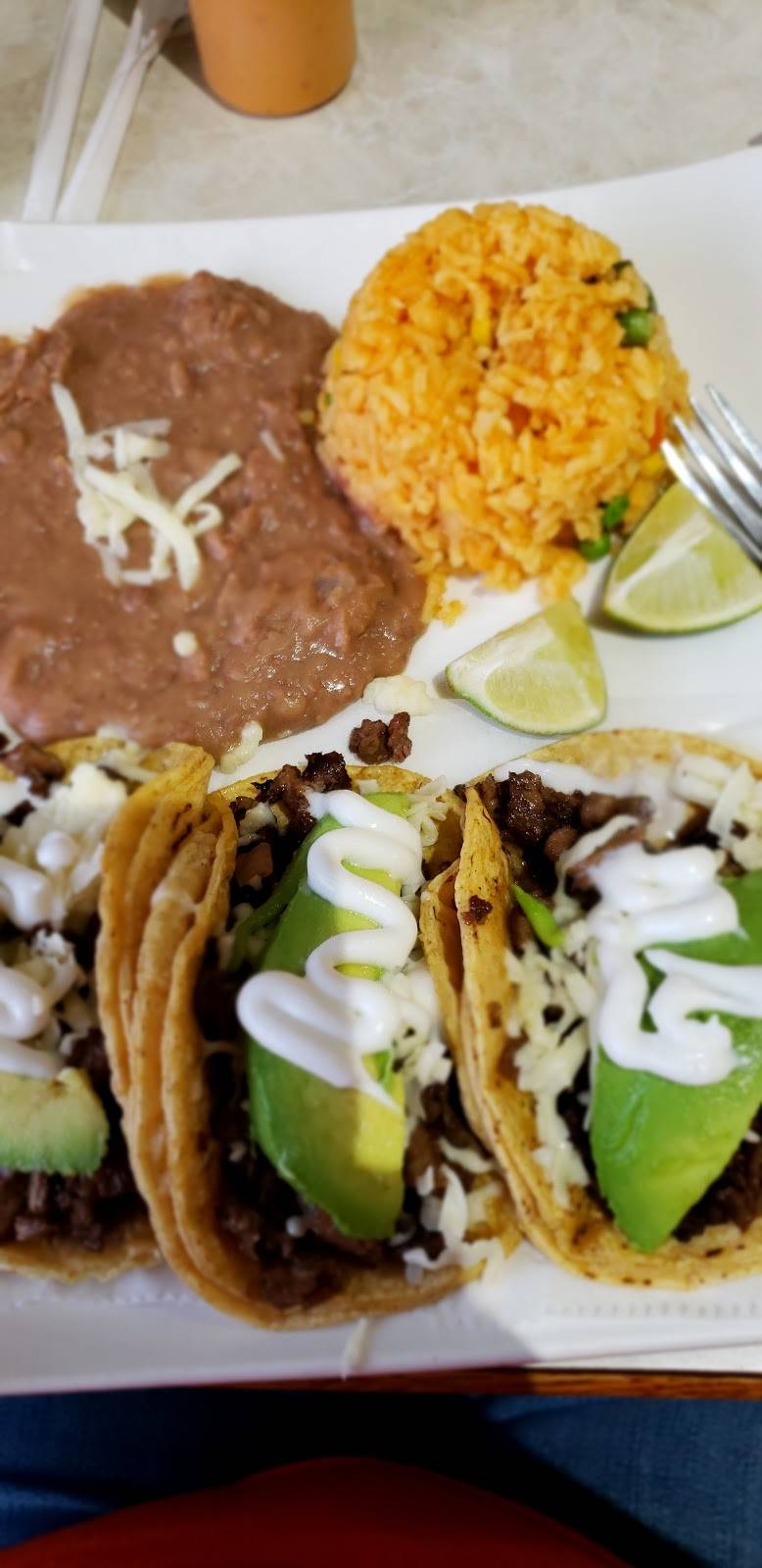 Su Taqueria El Rey Del Taco y Sus Mariscos - Restaurant | 7138 N Clark