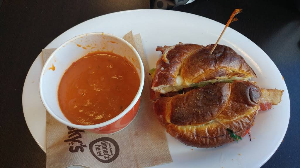 Schlotzskys | bakery | 881 N Casaloma Dr, Appleton, WI 54913, USA | 9207317272 OR +1 920-731-7272