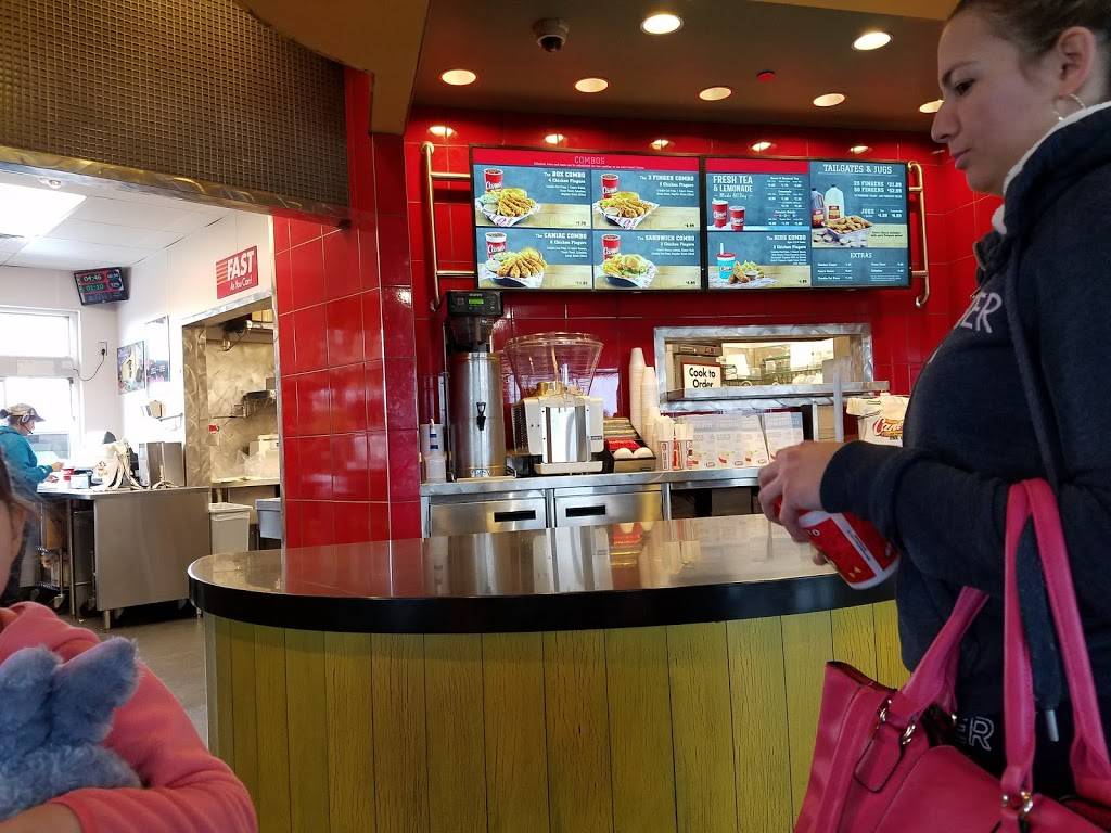 Raising Canes Chicken Fingers | meal takeaway | 1230 Allen Dr, Grand Island, NE 68803, USA | 3086752902 OR +1 308-675-2902