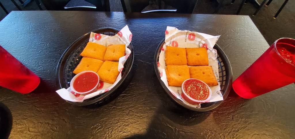 Pizza Hut | meal takeaway | 2001 W, US-52, Rochester, MN 55901, USA | 5072876396 OR +1 507-287-6396