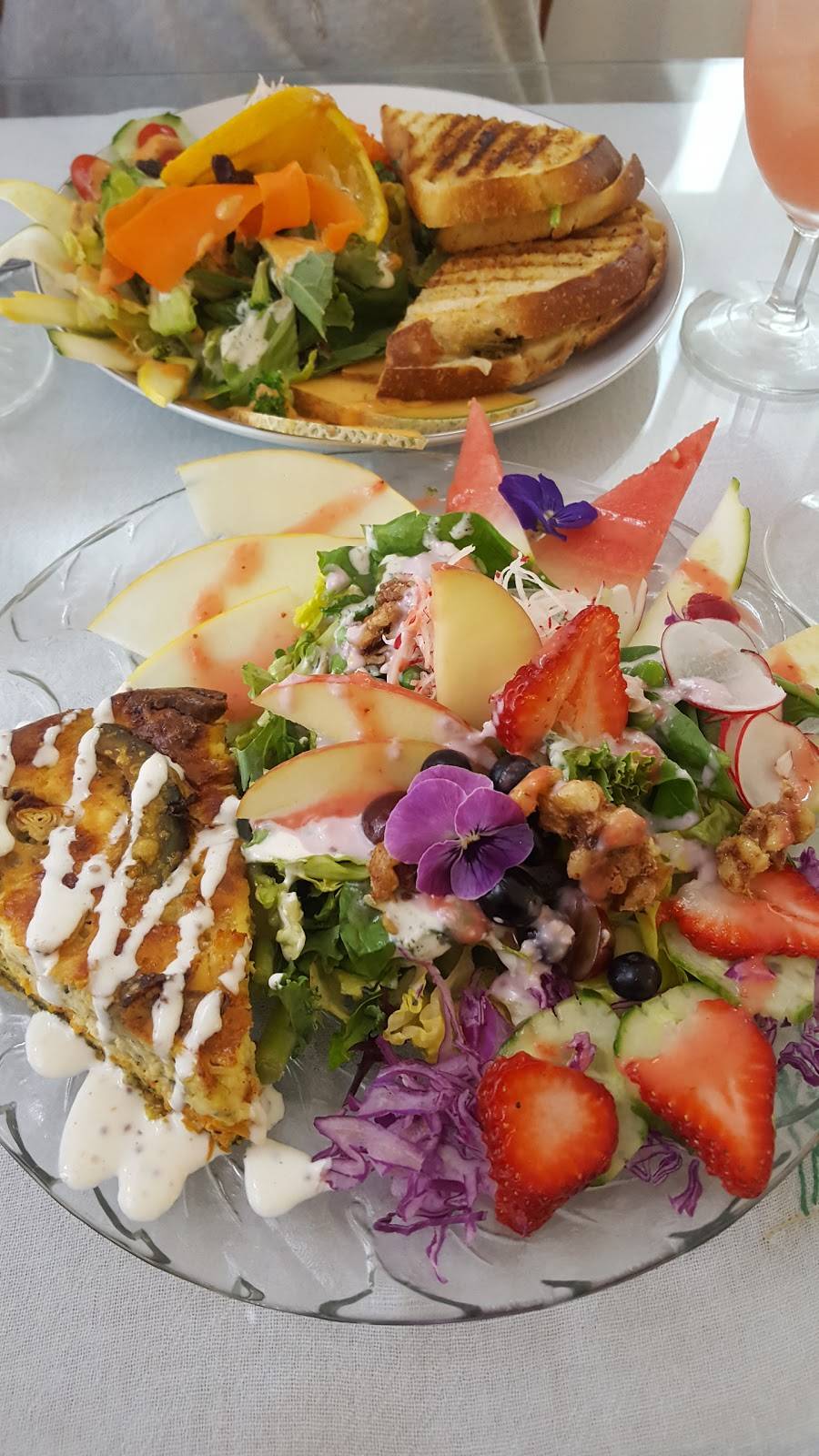 The Freckled Frogg Cafe | restaurant | N2729 County Rd QQ, Waupaca, WI 54981, USA | 7159422644 OR +1 715-942-2644