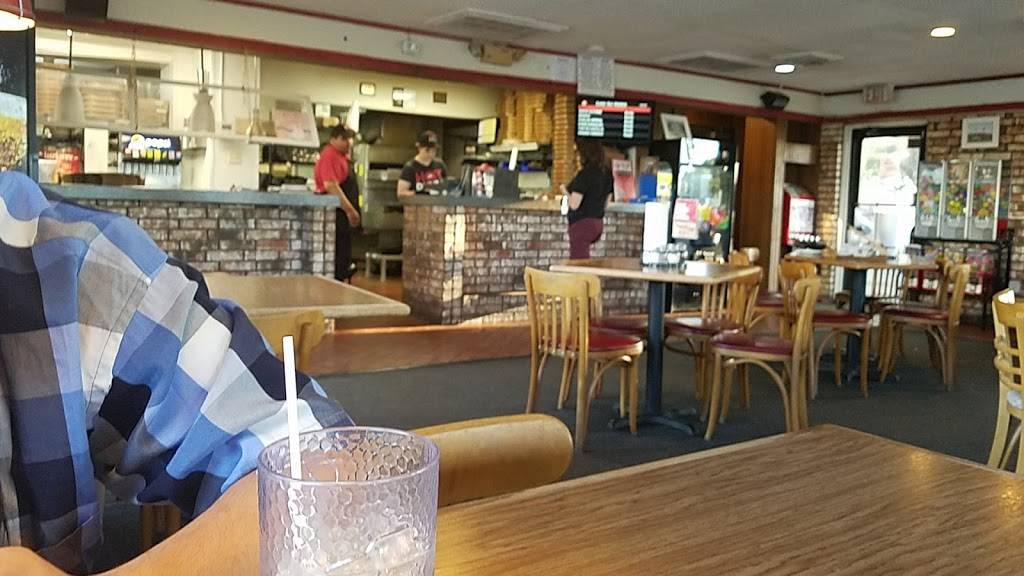Pizza Hut | meal takeaway | 801 19th St, Hondo, TX 78861, USA | 8304263391 OR +1 830-426-3391