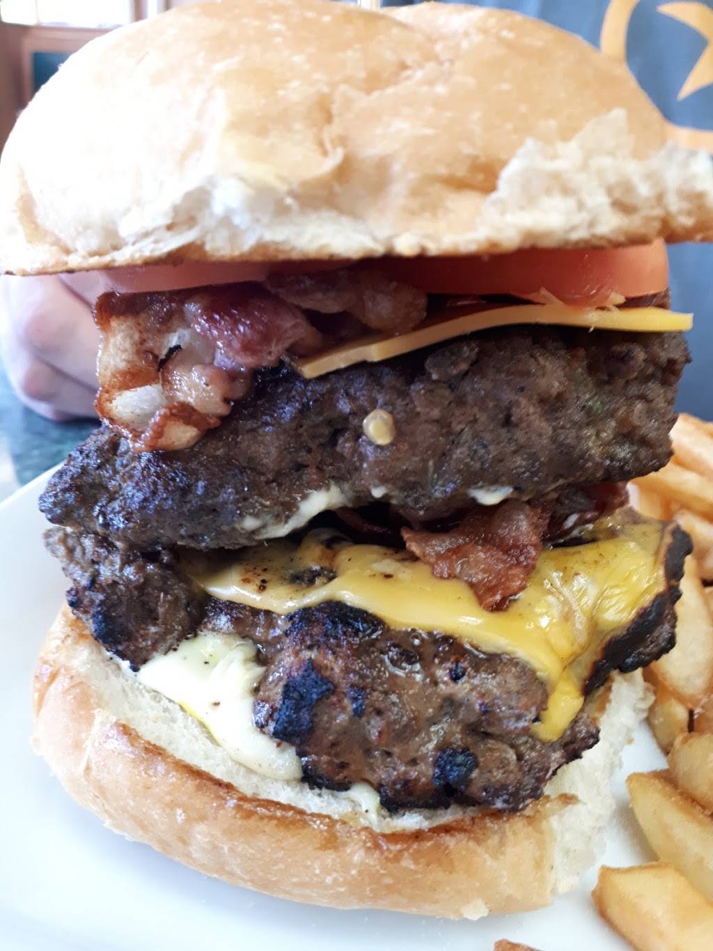Johnnys Eatery | meal delivery | 280 Marland Ave, Oshawa, ON L1J 1X1, Canada | 9054331335 OR +1 905-433-1335