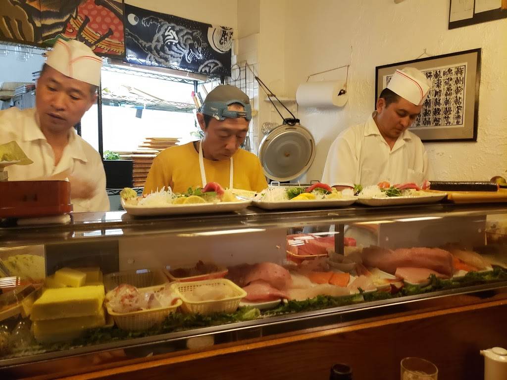 Tomoe Sushi | restaurant | 172 Thompson St, New York, NY 10012, USA | 2127779346 OR +1 212-777-9346