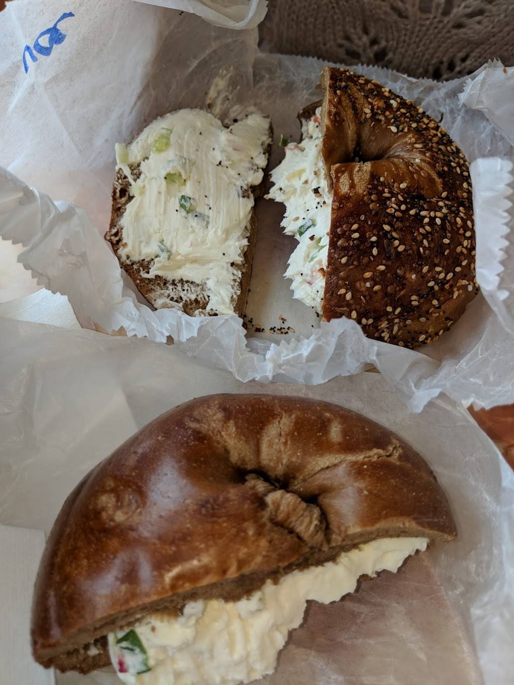 Bagels & Brew | bakery | 4305 Broadway, Astoria, NY 11103, USA | 7185454440 OR +1 718-545-4440