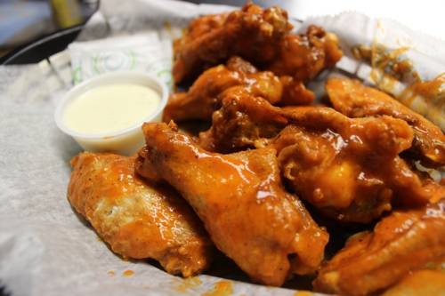 Throw Backs Bar & Grill | night club | 1042 Venture Dr, St Peters, MO 63376, USA | 6369287201 OR +1 636-928-7201