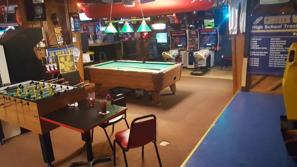Thors Wolverine Den | restaurant | 423 Hall Ave, Crivitz, WI 54114, USA | 7159273202 OR +1 715-927-3202
