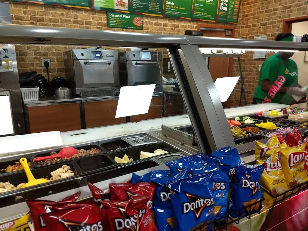 Subway | restaurant | 1850 N Mecklenburg Ave, South Hill, VA 23970, USA | 4345840077 OR +1 434-584-0077