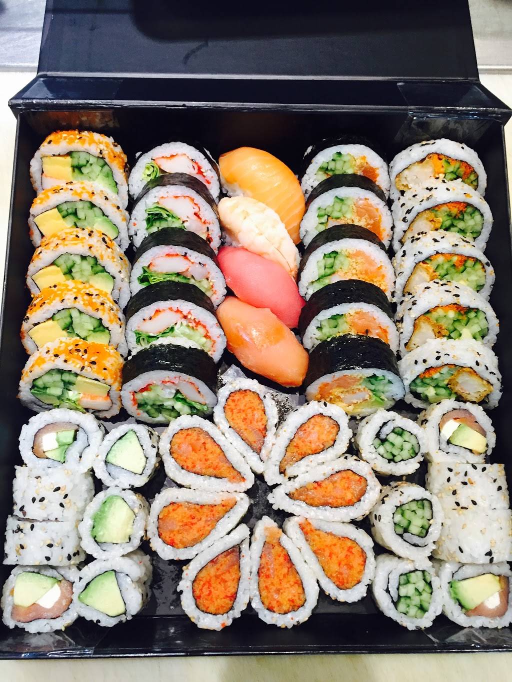 Sushi Shop | restaurant | 120 Place Charles-Le Moyne, Longueuil, QC J4K 2T4, Canada | 4506511113 OR +1 450-651-1113