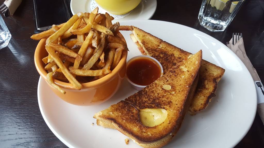 La Belle & La Boeuf Burger Bar | restaurant | 510 Promenade Du Centropolis, Laval, QC H7T 3C2, Canada | 4509348777 OR +1 450-934-8777