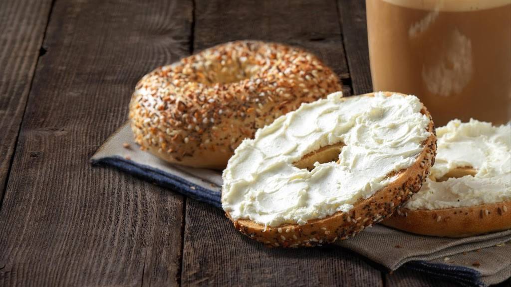 Einstein Bros. Bagels | bakery | 2330 N International Pkwy E13, Dallas, TX 75261, USA | 9729736437 OR +1 972-973-6437