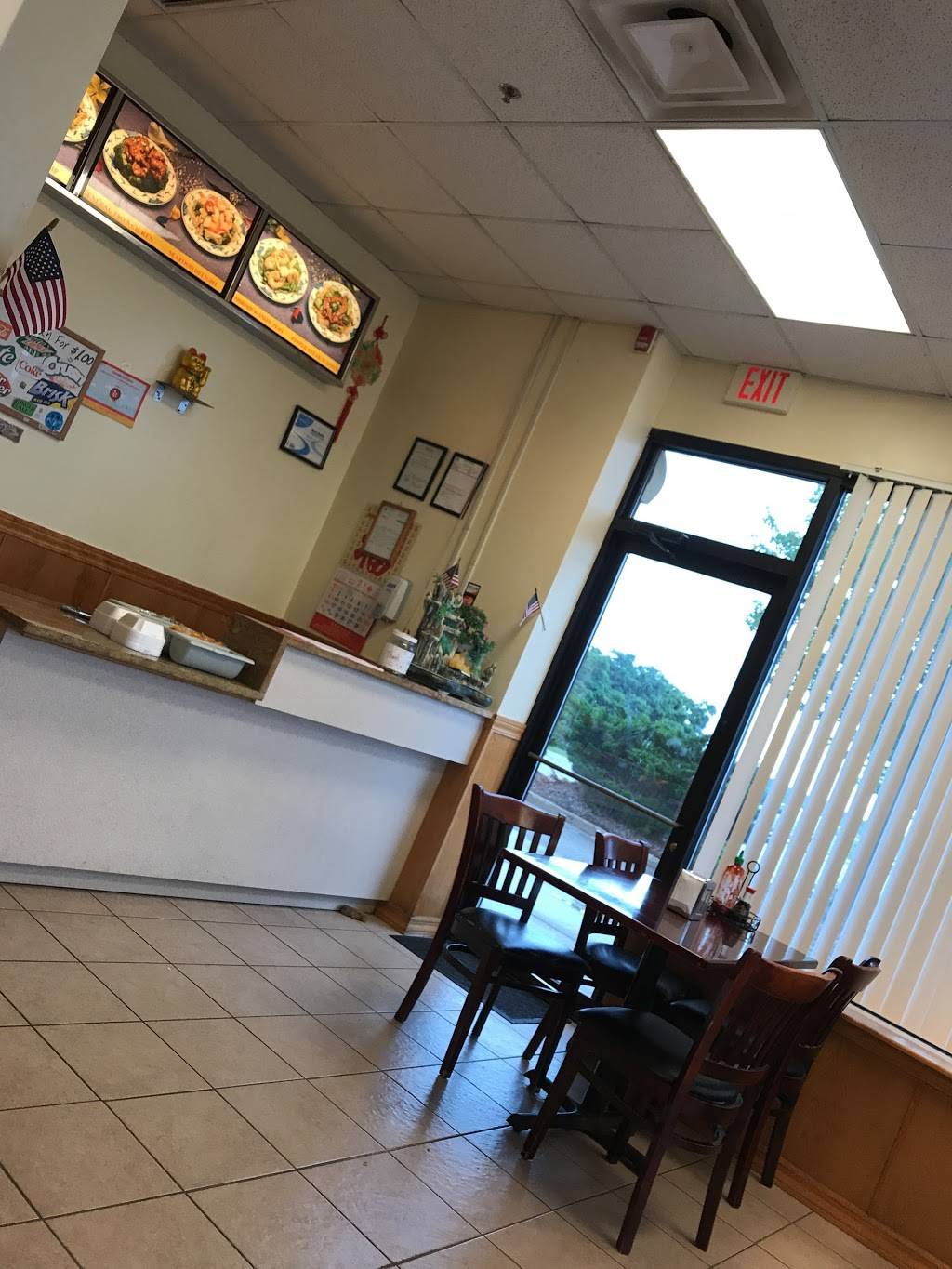 Dragon City | restaurant | 98 E Geneva Square, Lake Geneva, WI 53147, USA | 2622498867 OR +1 262-249-8867