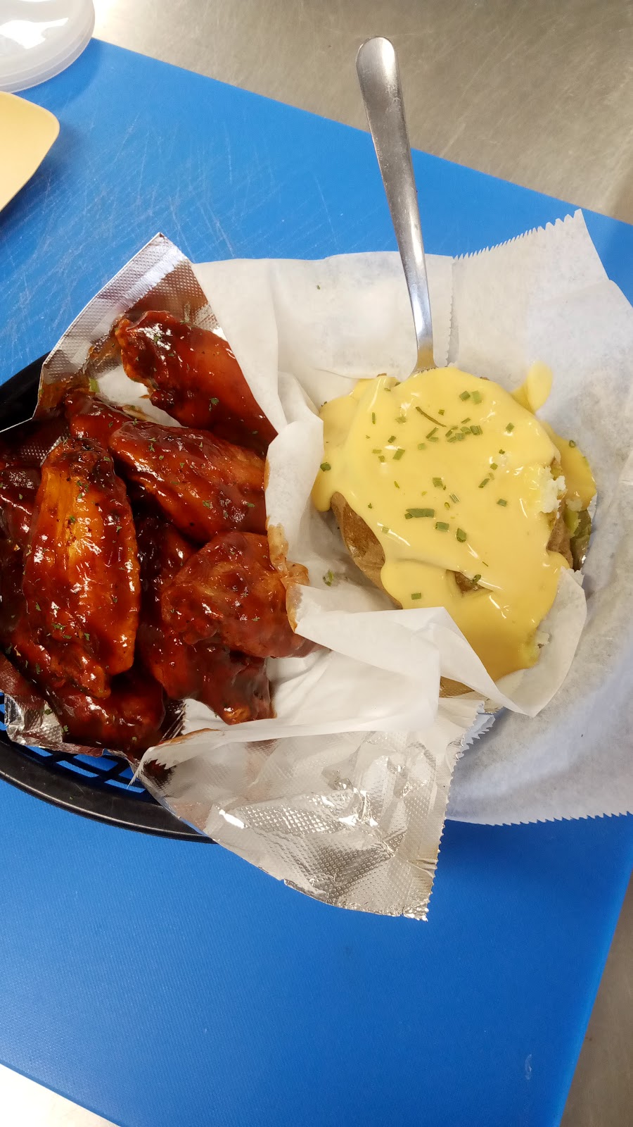 Renees Restaurant & Bar | restaurant | 12260 Bellefontaine Rd, St. Louis, MO 63138, USA | 3143950202 OR +1 314-395-0202