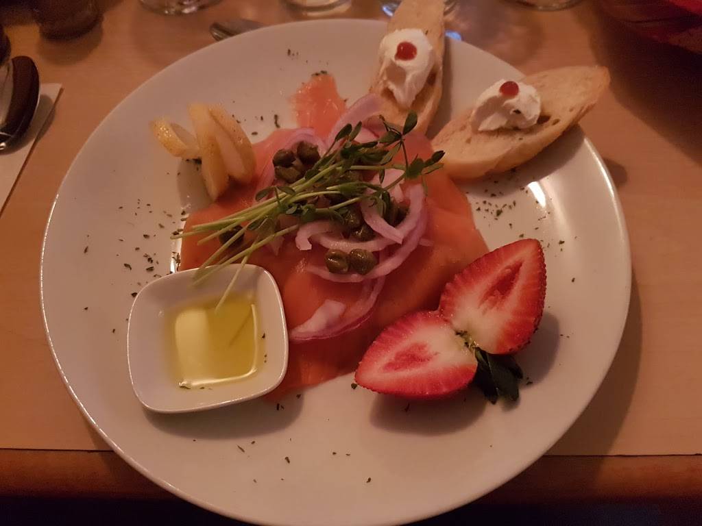Cafe Du Vieux Beloeil Enr | restaurant | 934 Rue Richelieu, Beloeil, QC J3G 4P9, Canada | 4504640898 OR +1 450-464-0898