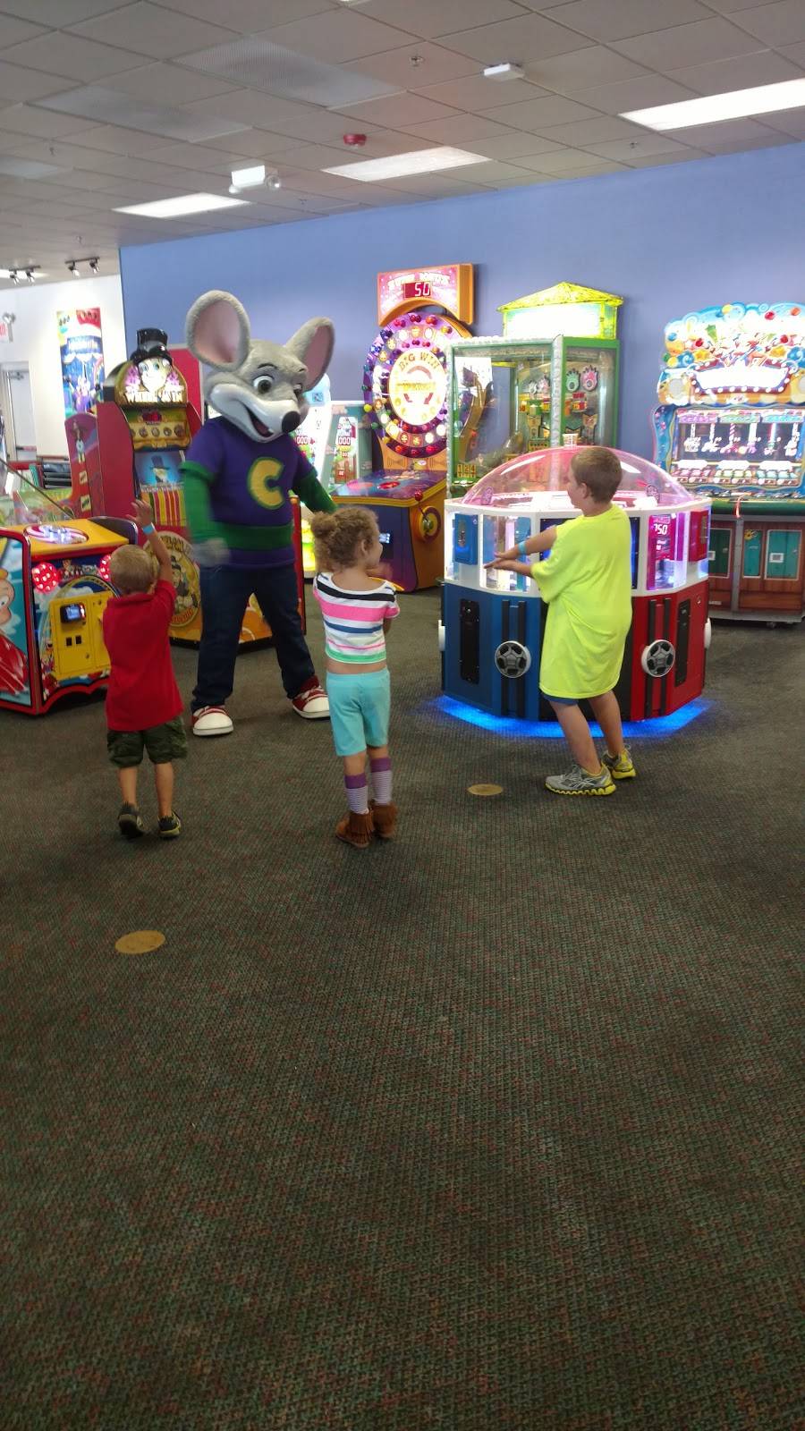 Chuck E. Cheese | 559 N Green River Rd, Evansville, IN 47715, USA