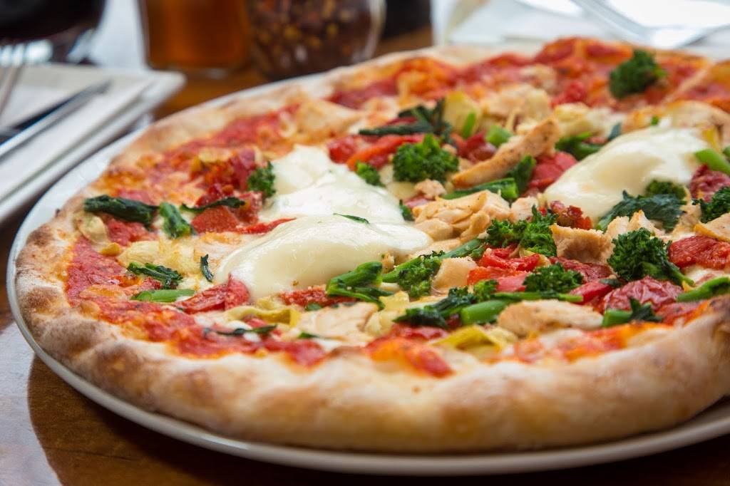 Papa Giuseppe's - Restaurant | 26 Lakeshore Rd E, Mississauga, ON L5G ...