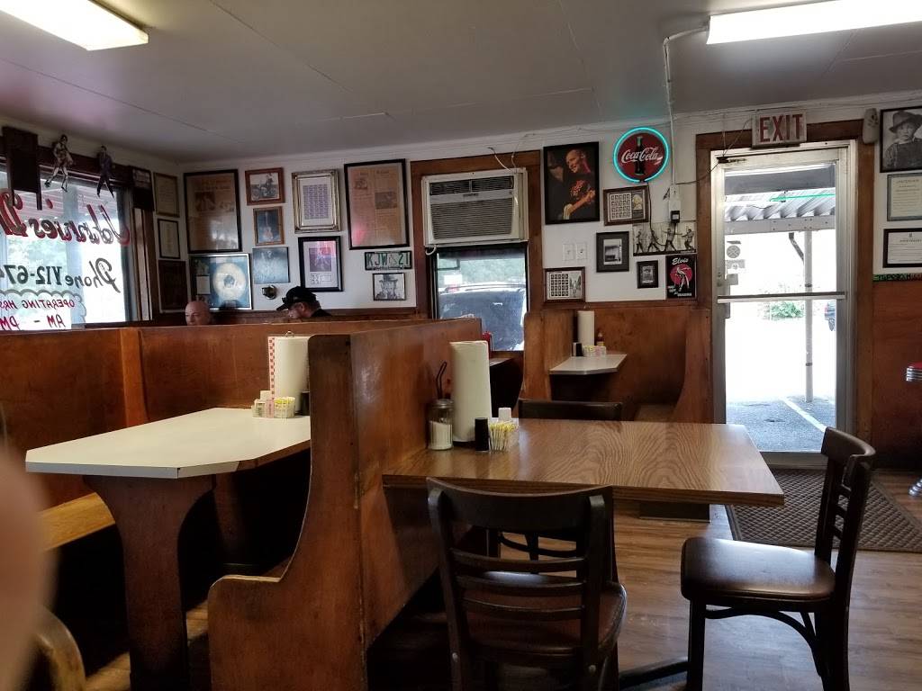 Johnnies Drive In | restaurant | 908 E Main St, Tupelo, MS 38804, USA | 6628426748 OR +1 662-842-6748