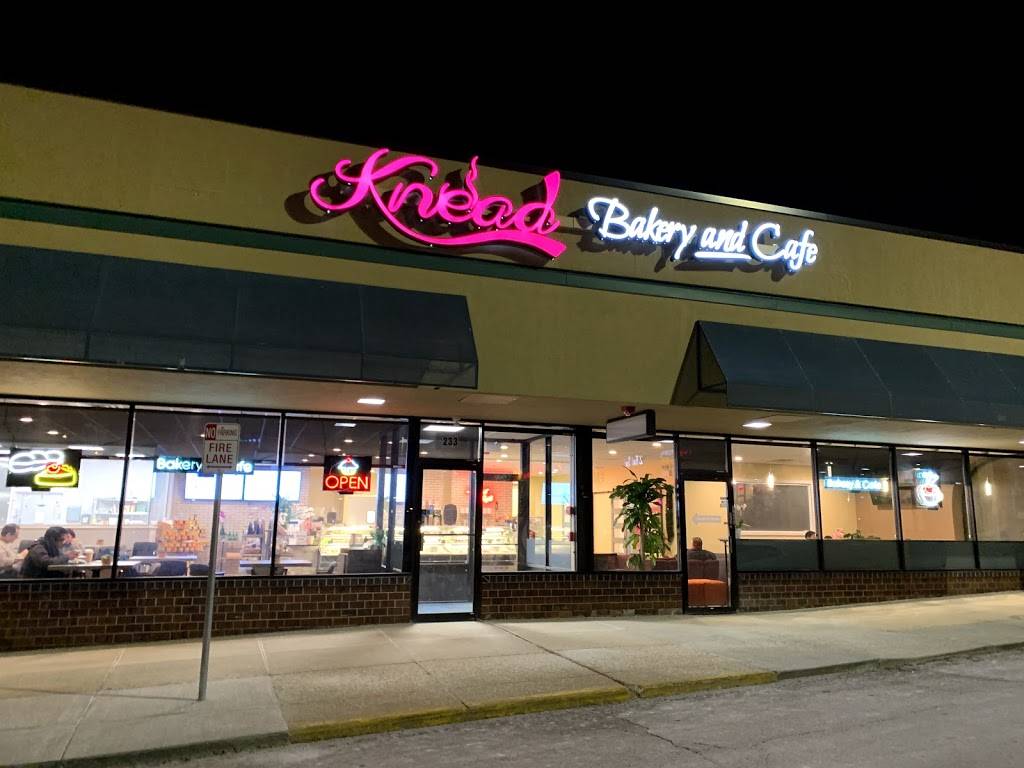 Knead Bakery and Cafe | restaurant | 233 W Golf Rd, Schaumburg, IL 60195, USA | 8476105964 OR +1 847-610-5964