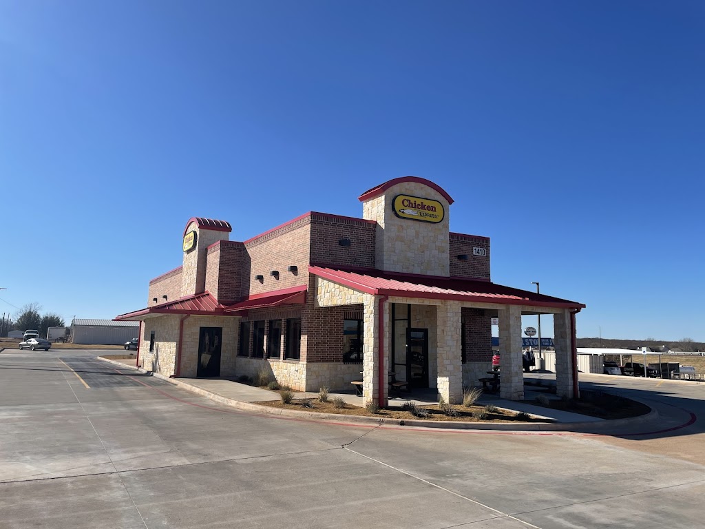 Chicken Express | restaurant | 1410 N Pacific Ave, Iowa Park, TX 76367, USA | 9402138000 OR +1 940-213-8000
