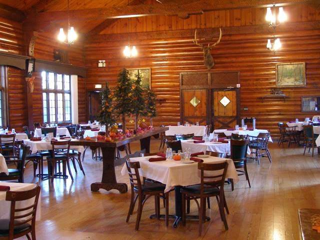 Gateway Lodge | night club | 4103 County Rd B, Land O Lakes, WI 54540, USA | 7155473321 OR +1 715-547-3321