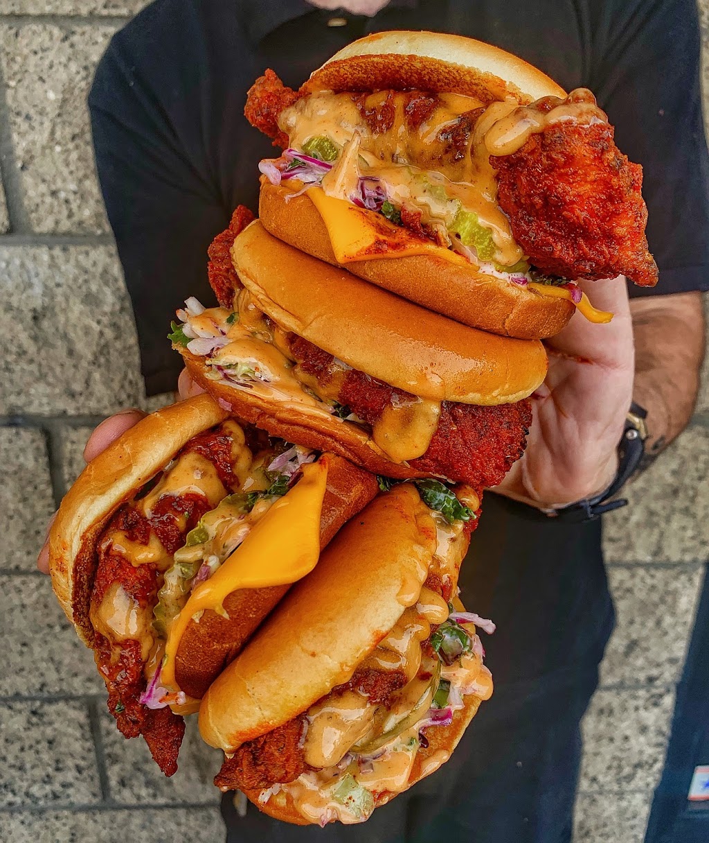 Daves Hot Chicken | restaurant | 2545 SW Cedar Hills Blvd Suite 100, Beaverton, OR 97005, USA | 9713483600 OR +1 971-348-3600