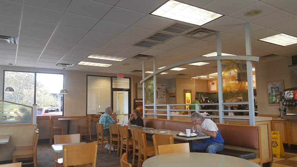 Wendys | restaurant | 3555 Orange Ave NE, Roanoke, VA 24012, USA | 5409825652 OR +1 540-982-5652