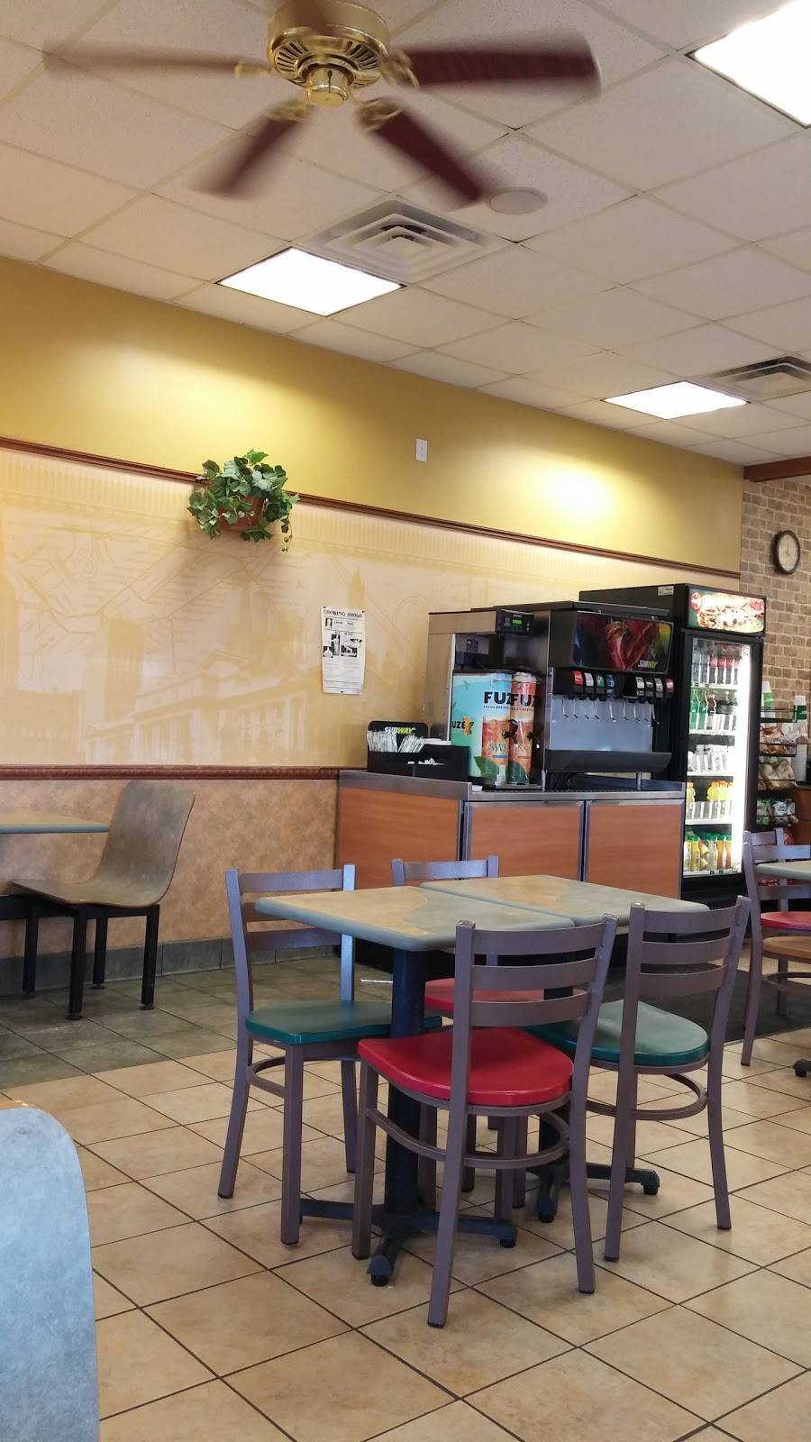 Subway - Restaurant | 300 N Main St, Vidor, TX 77662, USA