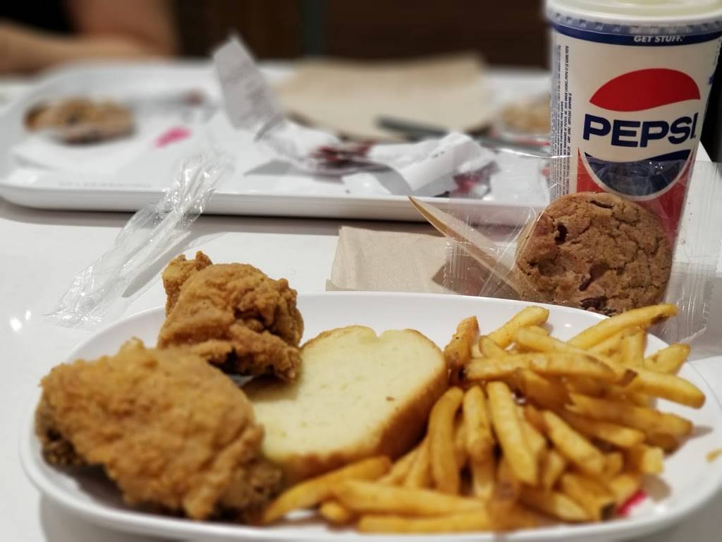 KFC | meal delivery | 300 Borough Dr, Scarborough, ON M1P 4P5, Canada | 4162960045 OR +1 416-296-0045